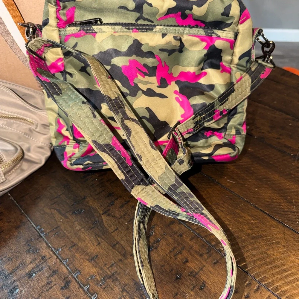 LUG Ranger Quilted Camo Crossbody Bag - Pink & Green - Picture 6 of 6